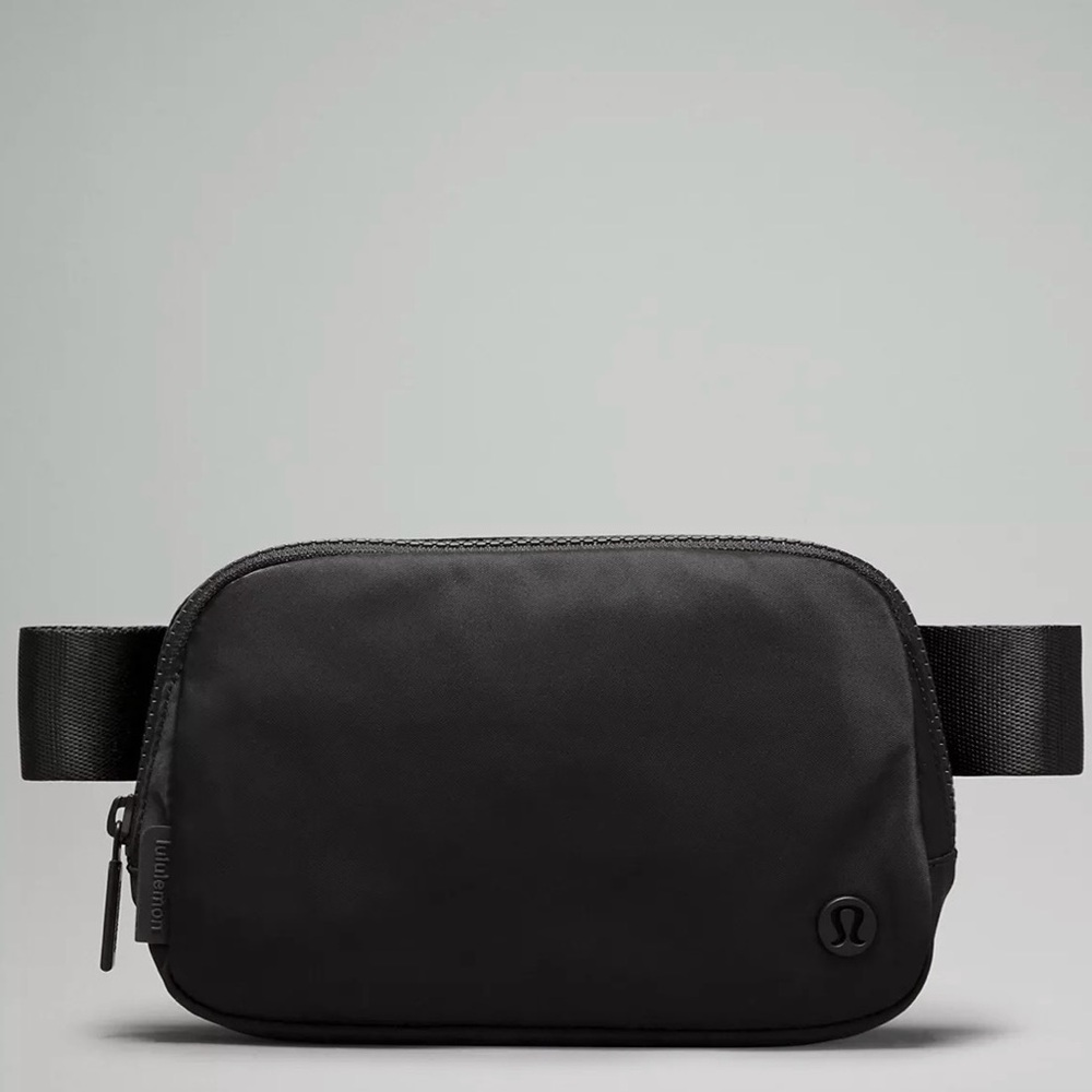 Lululemon Everywhere Belt Bag